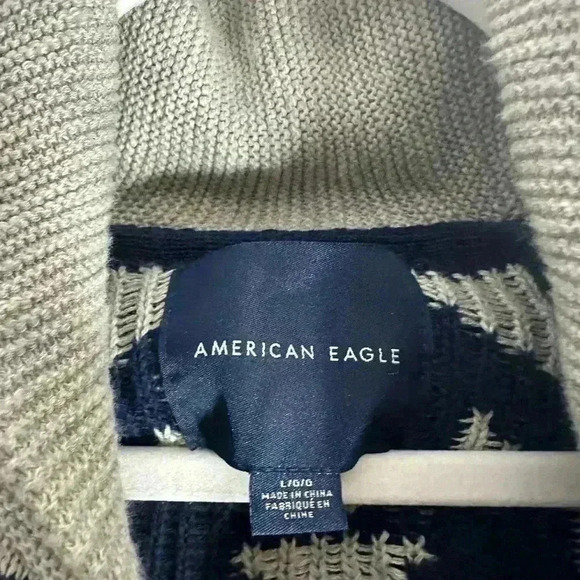 American eagle zip  up sweater - Picture 2 of 3